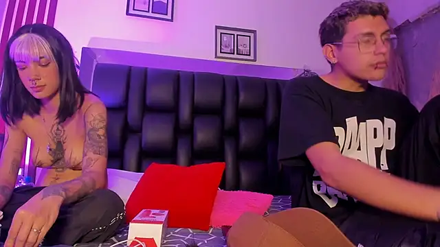 dalhia and hades online show from April 24, 12:18 pm