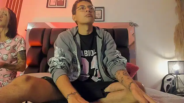 dalhia and hades online show from April 22, 12:12 pm