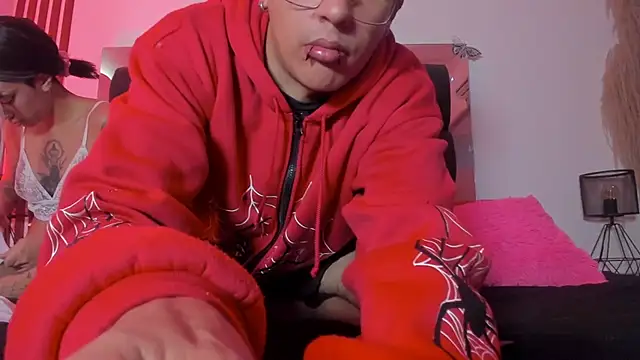 dalhia and hades online show from April 13, 12:31 pm