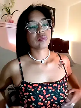Snapshot of nathyjonees chatting on June 27, 12:33 pm nathyjonees online show from June 27, 12:33 pm