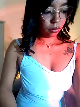 nathyjonees online show from May 28, 10:11 am