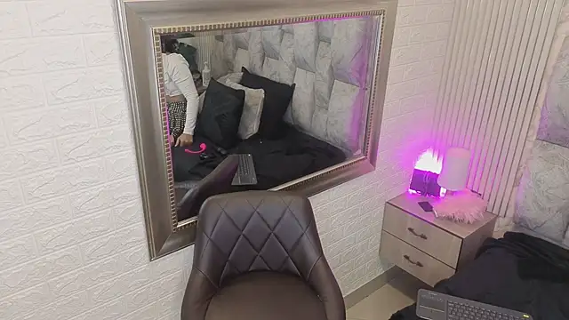 Meganisperfect69 online show from May 31, 1:17 pm