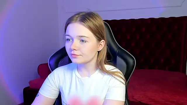 ElinaVale online show from May 25, 5:22 pm