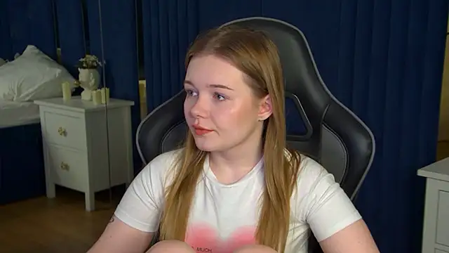ElinaVale online show from May 20, 5:10 pm