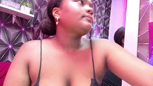 Candykss online show from April 28, 9:30 pm