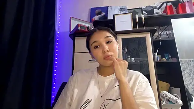 CatherineForbes online show from April 13, 12:31 pm