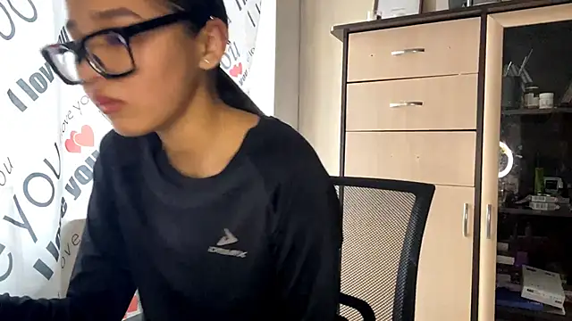 CatherineForbes online show from March 27, 8:26 am