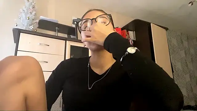 CatherineForbes online show from March 9, 11:25 am