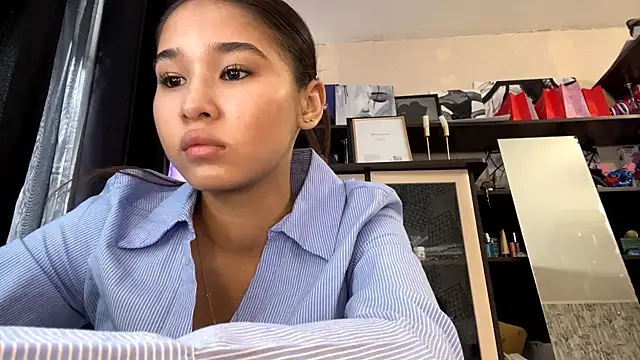 CatherineForbes online show from April 15, 9:26 am