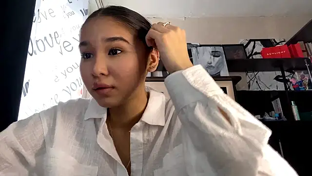 CatherineForbes online show from March 24, 11:21 am