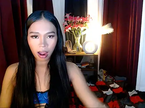 SweetyScarlet online show from May 5, 9:45 am