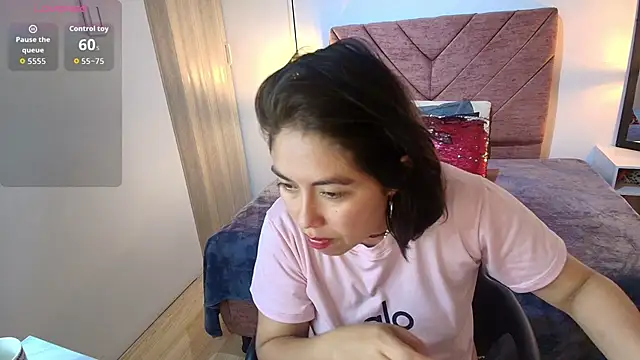 Amanda Fox   online show from April 8, 9:27 pm