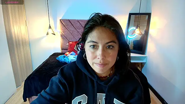 Amanda Fox   online show from April 15, 7:51 pm