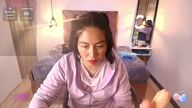 Amanda Fox   online show from March 18, 8:43 pm