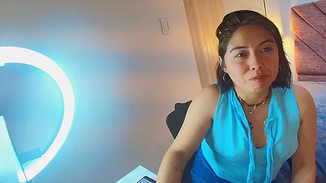 Amanda Fox   online show from April 13, 7:51 pm