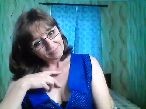 Alisaprice077 online show from April 2, 6:42 am