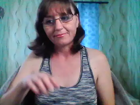 Alisaprice077 online show from April 7, 9:33 am