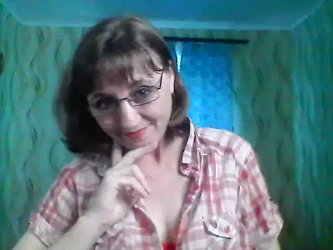 Alisaprice077 online show from April 28, 2:32 pm