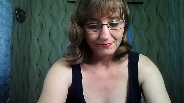 Alisaprice077 online show from June 21, 6:41 am