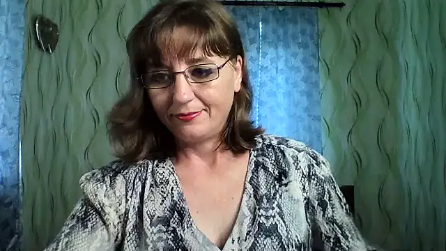Alisaprice077 online show from July 4, 7:04 am
