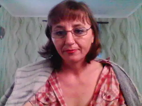 Alisaprice077 online show from April 18, 8:49 am