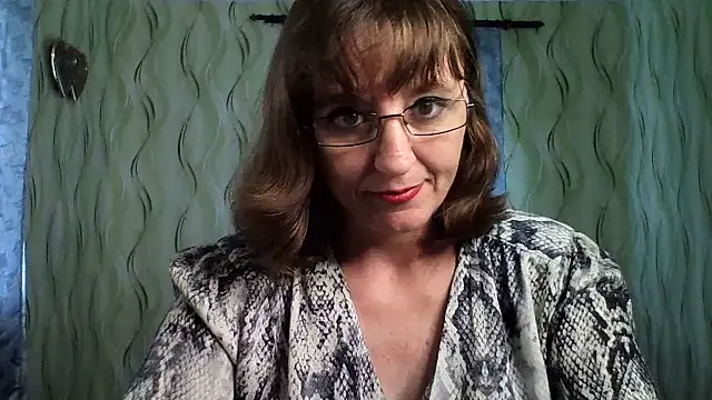 Alisaprice077 online show from July 5, 10:11 am