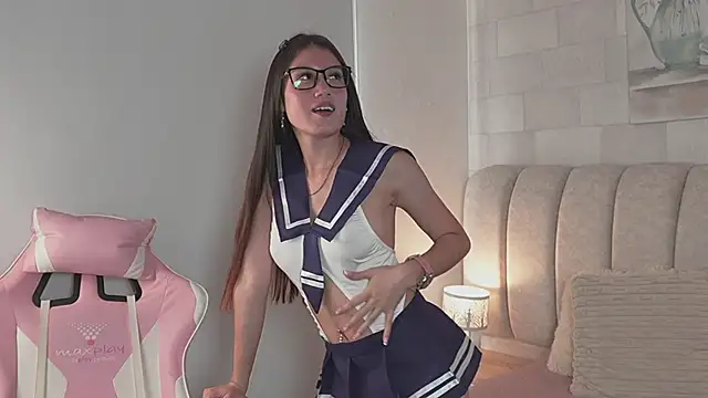 Alanna-Rosse online show from May 11, 4:04 pm