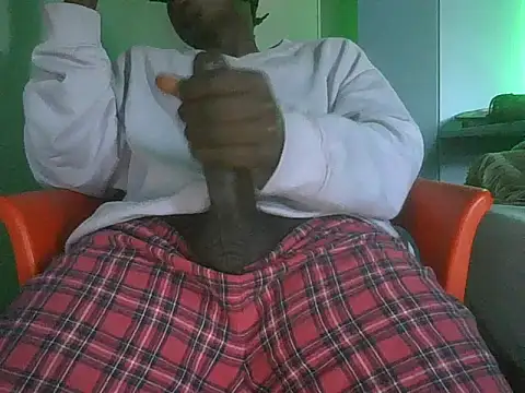 Snapshot of TheeJonnyBravo chatting on June 5, 5:34 am TheeJonnyBravo online show from June 5, 5:34 am