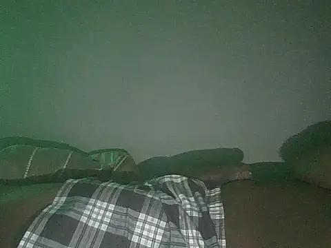 Snapshot of TheeJonnyBravo chatting on April 25, 3:42 am TheeJonnyBravo online show from April 25, 3:42 am