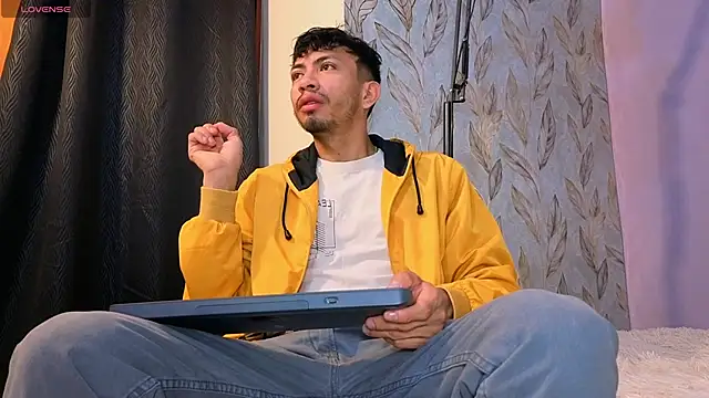 Luchoplayboy online show from April 14, 11:59 am