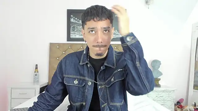 finn jackson online show from April 22, 7:31 pm