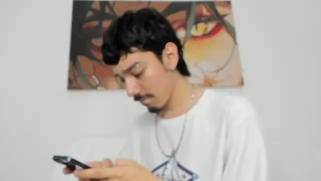 finn jackson online show from April 17, 7:49 pm