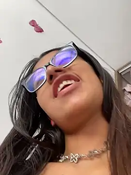 chanell pinkk online show from March 28, 3:02 pm