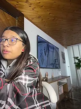 chanell pinkk online show from March 27, 2:07 pm