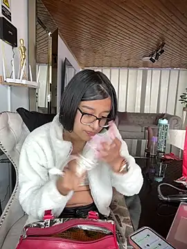 chanell pinkk online show from March 20, 1:23 pm