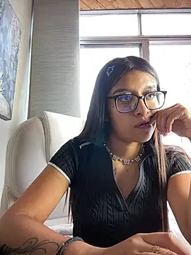 chanell pinkk online show from April 7, 1:02 pm