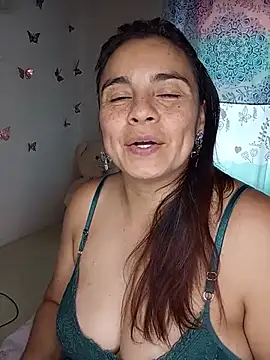 Snapshot of BettyBoo_w chatting on July 29, 8:30 pm BettyBoo w online show from July 29, 8:30 pm