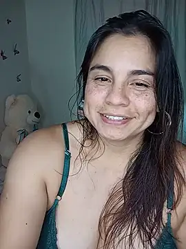 Snapshot of BettyBoo_w chatting on June 24, 11:02 pm BettyBoo w online show from June 24, 11:02 pm