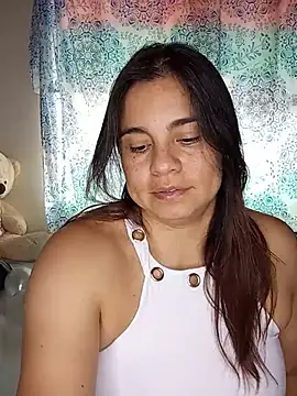 Snapshot of BettyBoo_w chatting on July 4, 7:18 pm BettyBoo w online show from July 4, 7:18 pm