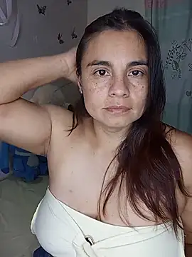 Snapshot of BettyBoo_w chatting on July 24, 12:17 am BettyBoo w online show from July 24, 12:17 am
