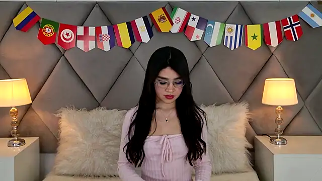 Snapshot of OliviaDiaz chatting on June 16, 8:20 pm OliviaDiaz online show from June 16, 8:20 pm