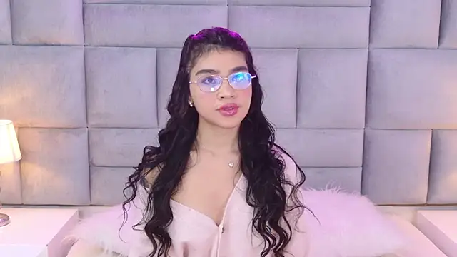 OliviaDiaz online show from March 24, 8:31 pm