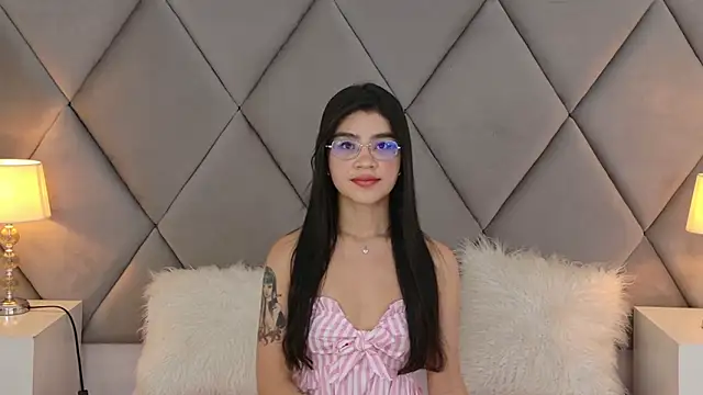 OliviaDiaz online show from May 8, 8:23 pm