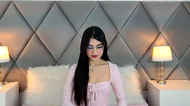 Snapshot of OliviaDiaz chatting on July 17, 12:08 am OliviaDiaz online show from July 17, 12:08 am