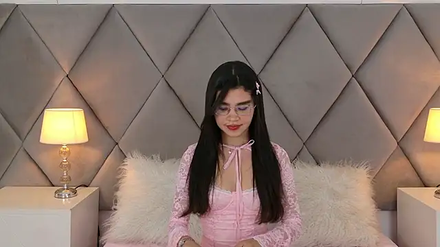OliviaDiaz online show from May 24, 8:20 pm