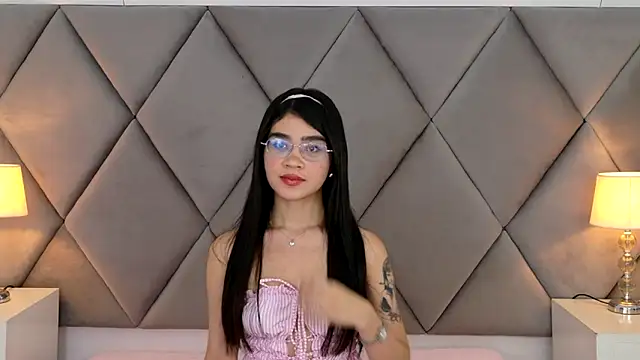 OliviaDiaz online show from May 19, 8:05 pm