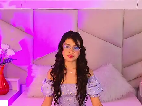 OliviaDiaz online show from March 7, 8:25 pm