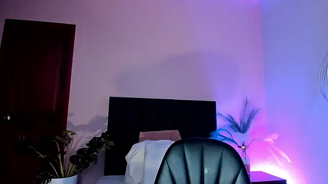 TinnaMoon online show from March 26, 11:57 pm