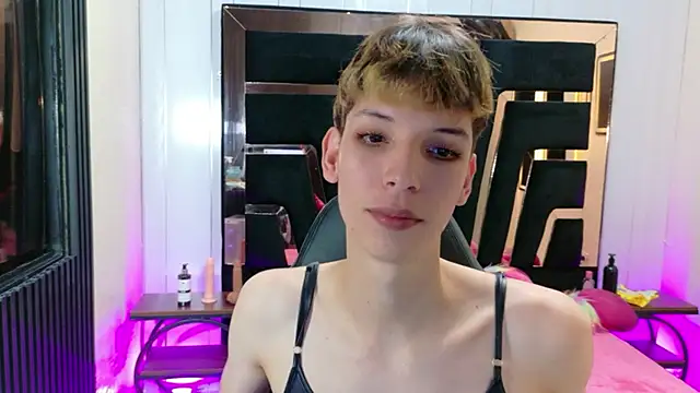 Stefany PiInk online show from March 19, 12:38 pm