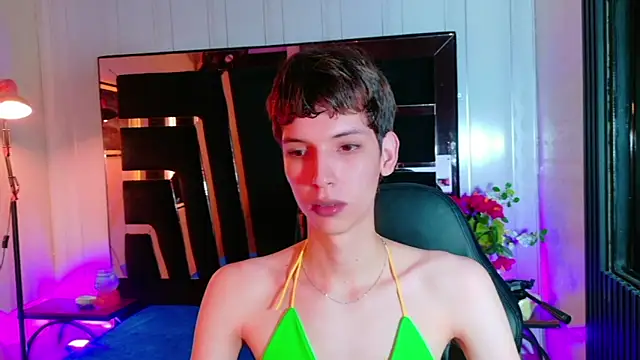Stefany PiInk online show from May 11, 12:39 pm